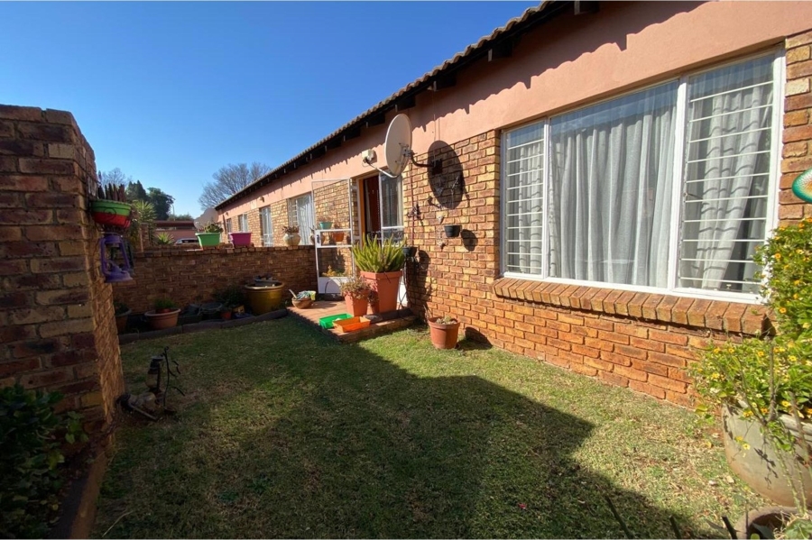 2 Bedroom Property for Sale in Vaalpark Free State